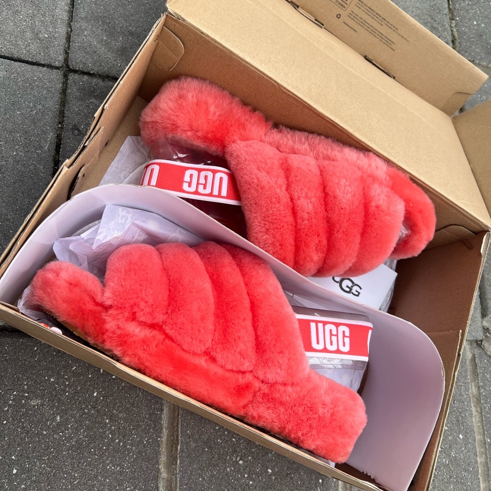 Ugg Slides - Picture 3 of 3